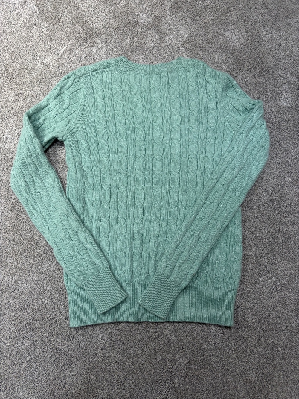 Vineyard Vines Cashmere Cable Shine Crewneck Sweater in Mist Green Size: S - Picture 2 of 5